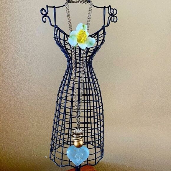 Lot Two Kohls Necklaces Translucent White Circle & Heart w/Brushed Gold Charms - Picture 4 of 11